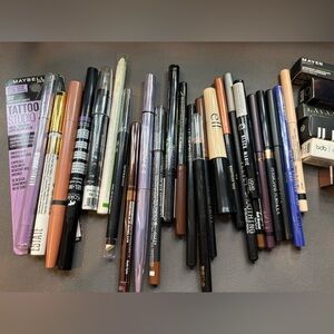 LOOK at all these EYE LINERS Gels Liquid Magnetic 🛍️ Offers are WELCOMED!!